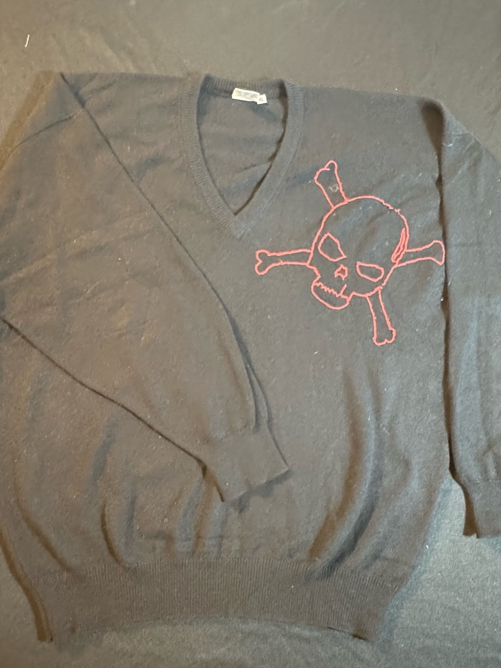 Black V‑Neck Cashmere Sweater with Red Skull Embroidery size XL